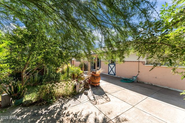 5244 W WALTANN Lane, Glendale, AZ 85306