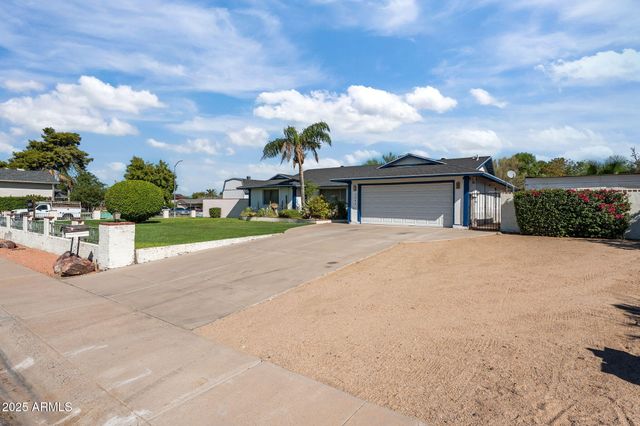 5244 W WALTANN Lane, Glendale, AZ 85306