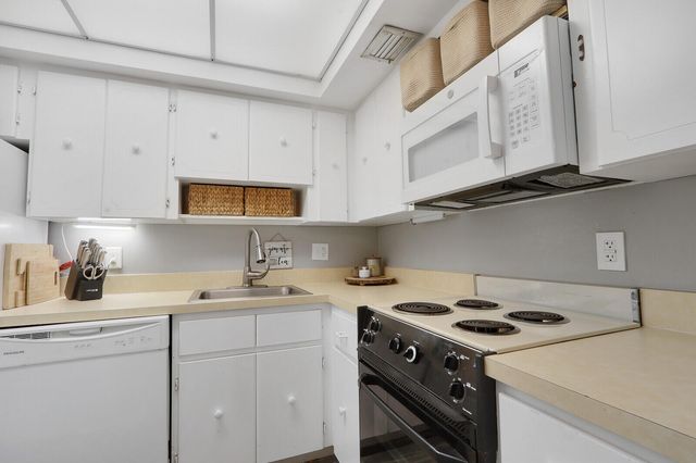 312 Southwind Drive 208, North Palm Beach, FL 33408