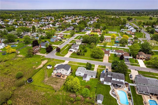 228 Gregory Place, Grand Island, NY 14072