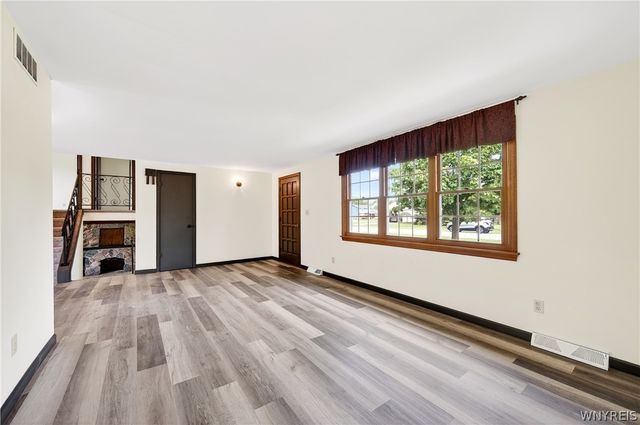 228 Gregory Place, Grand Island, NY 14072