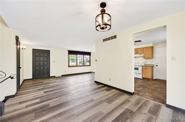 228 Gregory Place, Grand Island, NY 14072