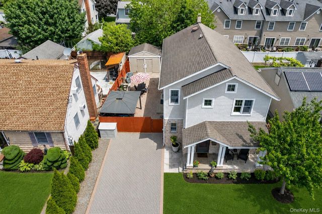 11 Koch Place, Carle Place, NY 11514