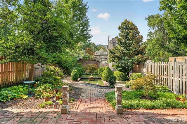 4538 Pershing Place, St Louis, MO 63108