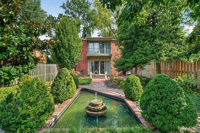 4538 Pershing Place, St Louis, MO 63108