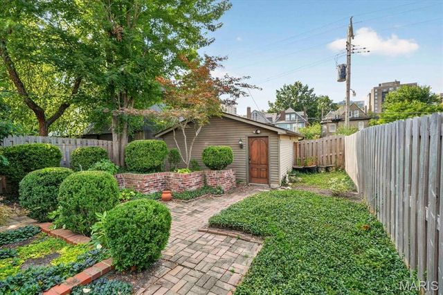 4538 Pershing Place, St Louis, MO 63108