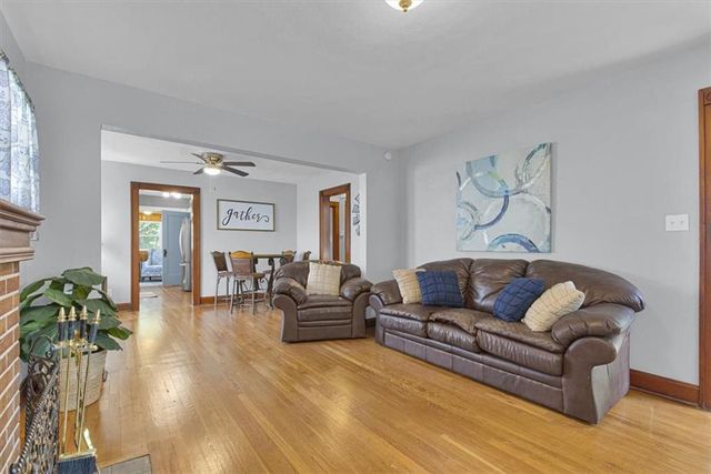 824 E 23rd Avenue, Kansas City, MO 64116
