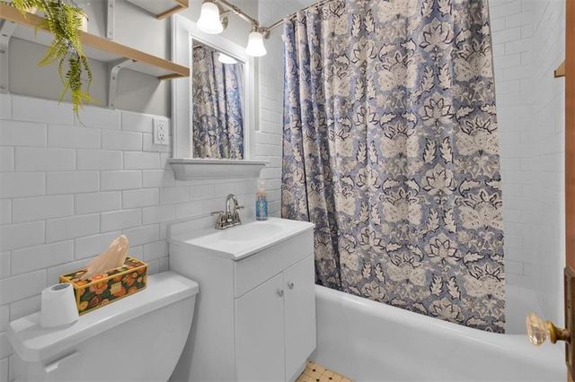 824 E 23rd Avenue, Kansas City, MO 64116