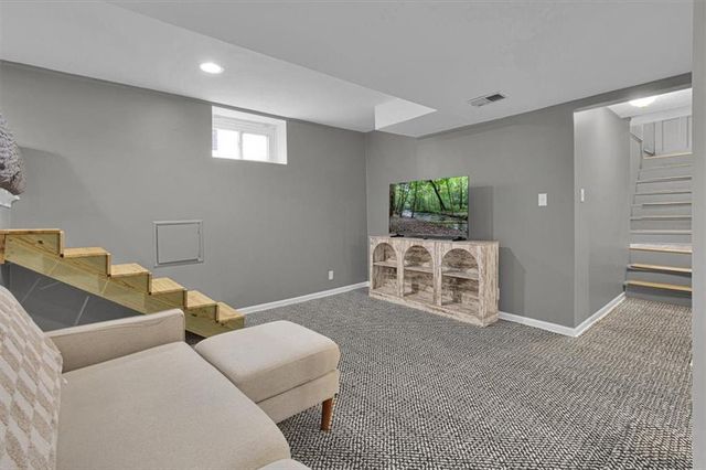 824 E 23rd Avenue, Kansas City, MO 64116
