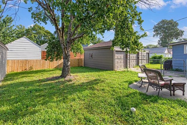 824 E 23rd Avenue, Kansas City, MO 64116
