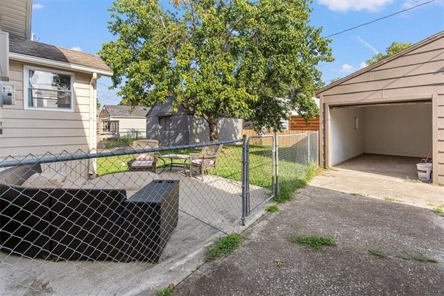 824 E 23rd Avenue, Kansas City, MO 64116