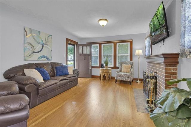 824 E 23rd Avenue, Kansas City, MO 64116