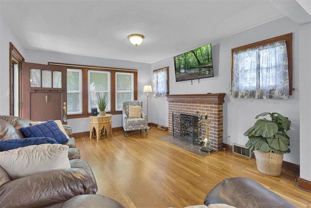 824 E 23rd Avenue, Kansas City, MO 64116