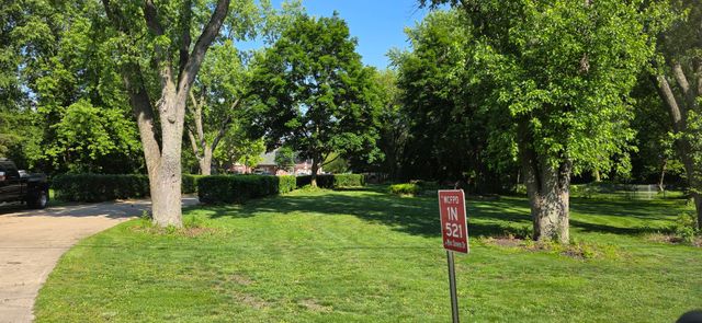 1N521 Mac Queen Dr Drive, West Chicago, IL 60185