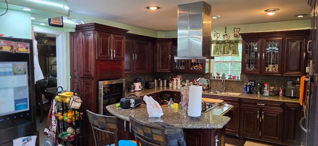1N521 Mac Queen Dr Drive, West Chicago, IL 60185