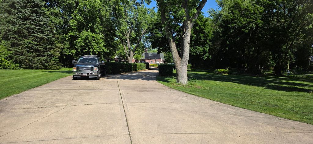 1N521 Mac Queen Dr Drive, West Chicago, IL 60185