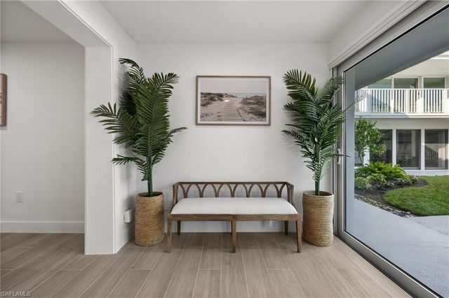 342 Harbour DR # 342, Naples, FL 34103