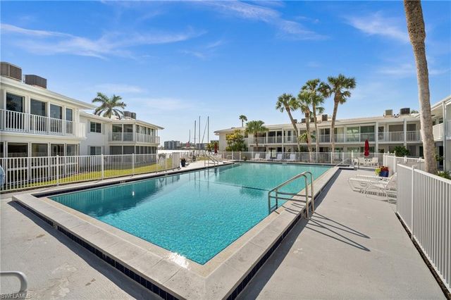 342 Harbour DR # 342, Naples, FL 34103