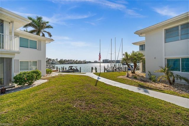 342 Harbour DR # 342, Naples, FL 34103