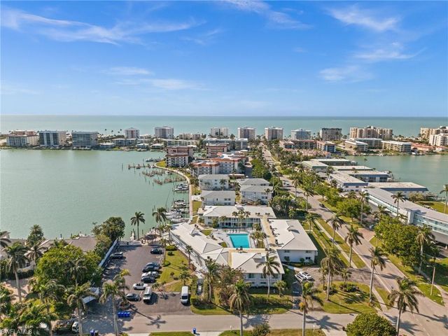 342 Harbour DR # 342, Naples, FL 34103