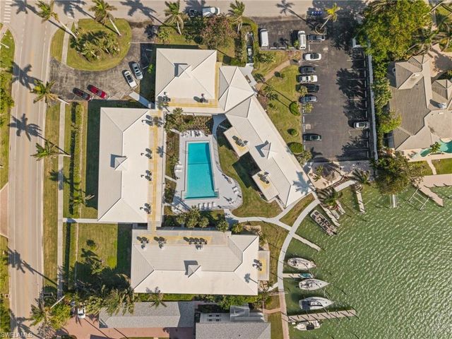 342 Harbour DR # 342, Naples, FL 34103