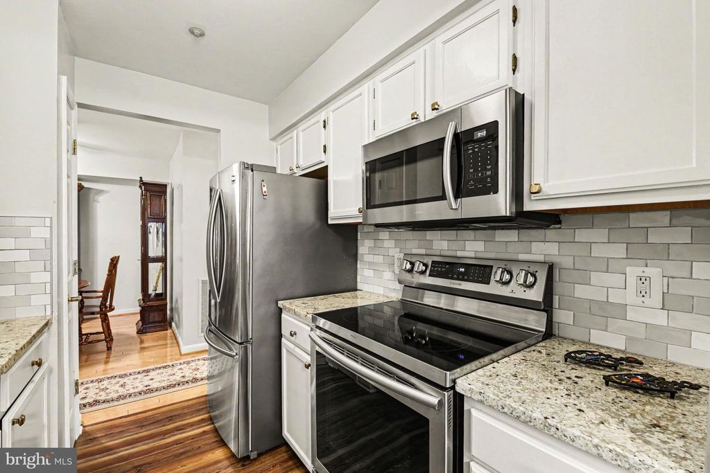 Image 12 of property listing at 3810 SUNNYFIELD CT #1B, Hampstead, MD 21074