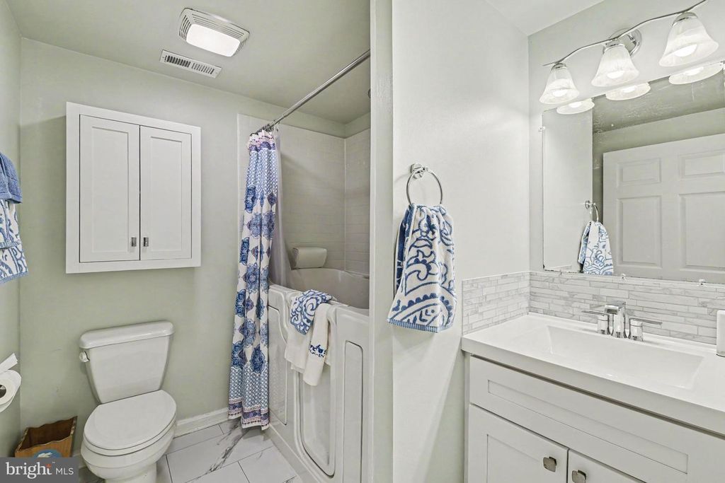Image 22 of property listing at 3810 SUNNYFIELD CT #1B, Hampstead, MD 21074