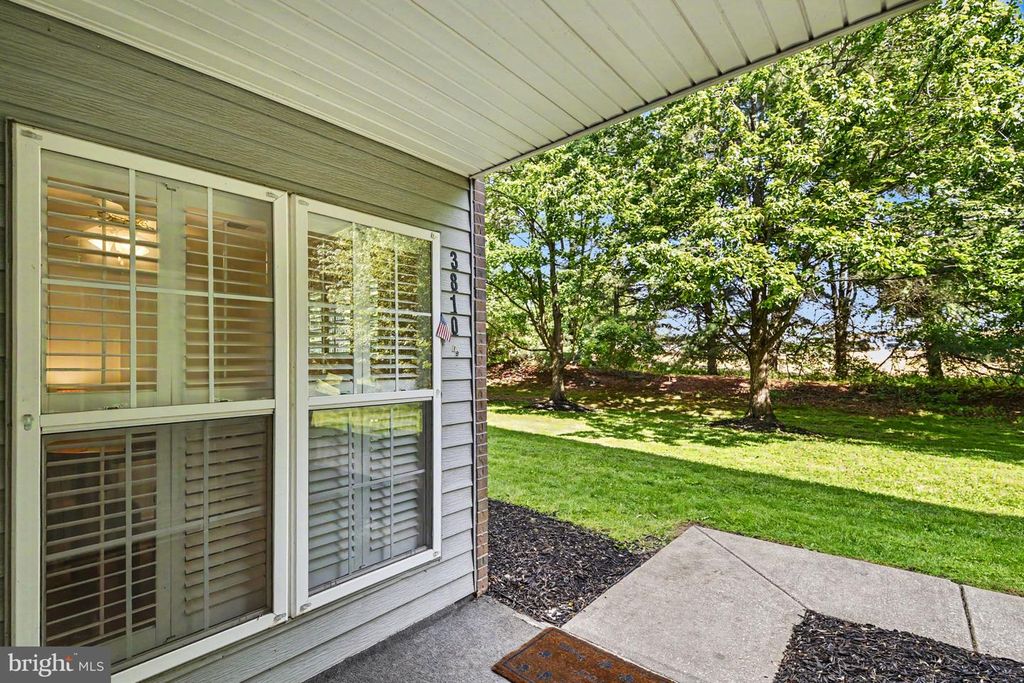 Image 3 of property listing at 3810 SUNNYFIELD CT #1B, Hampstead, MD 21074
