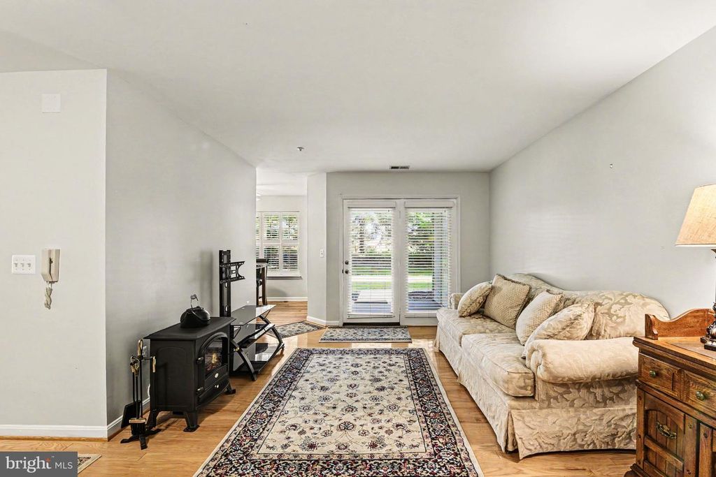 Image 5 of property listing at 3810 SUNNYFIELD CT #1B, Hampstead, MD 21074