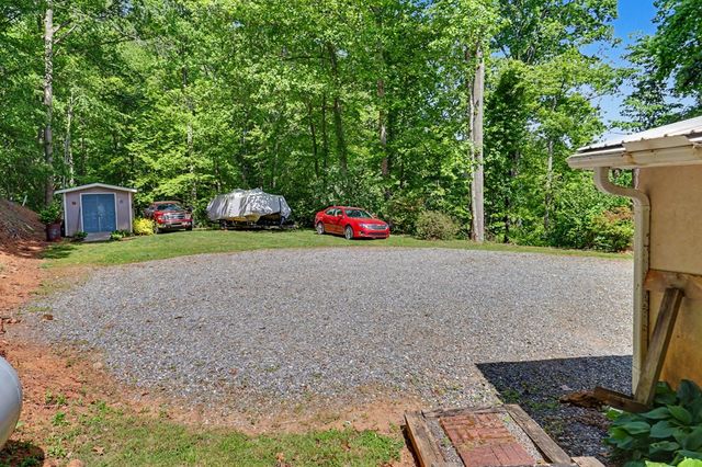 230 Rolling Acres Road, Hiawassee, GA 30546