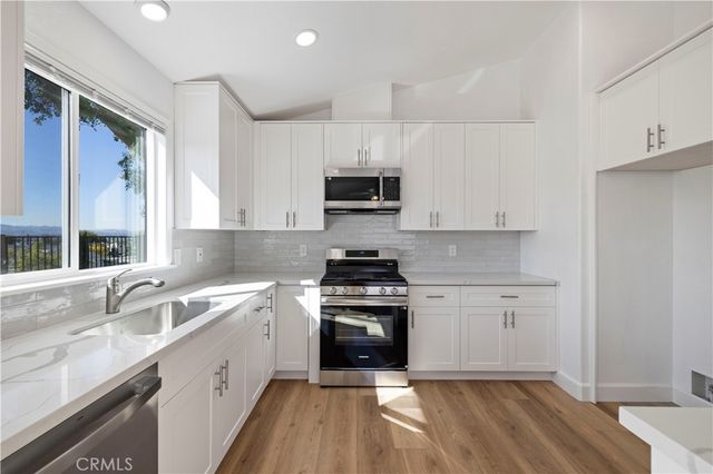 20066 Crestview, Canyon Country, CA 91351