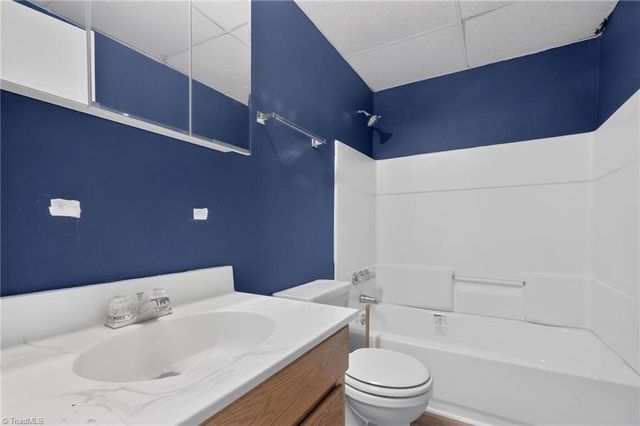 2805 Roland Road, Greensboro, NC 27407