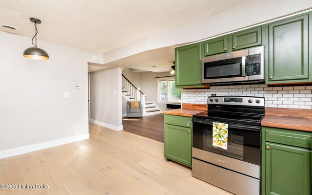 312 Chieftain Dr, Louisville, KY 40118