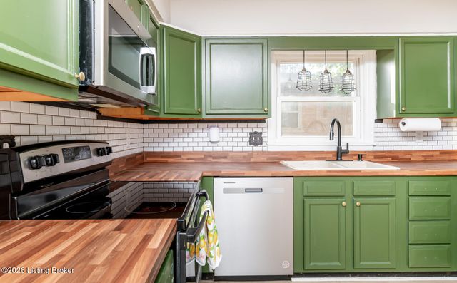 312 Chieftain Dr, Louisville, KY 40118