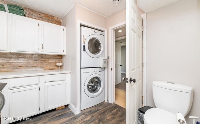 312 Chieftain Dr, Louisville, KY 40118