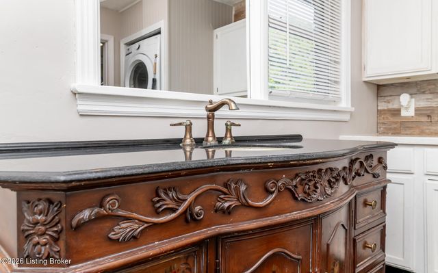 312 Chieftain Dr, Louisville, KY 40118