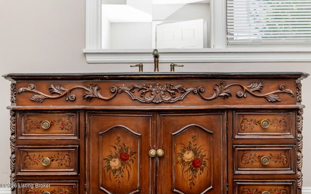 312 Chieftain Dr, Louisville, KY 40118