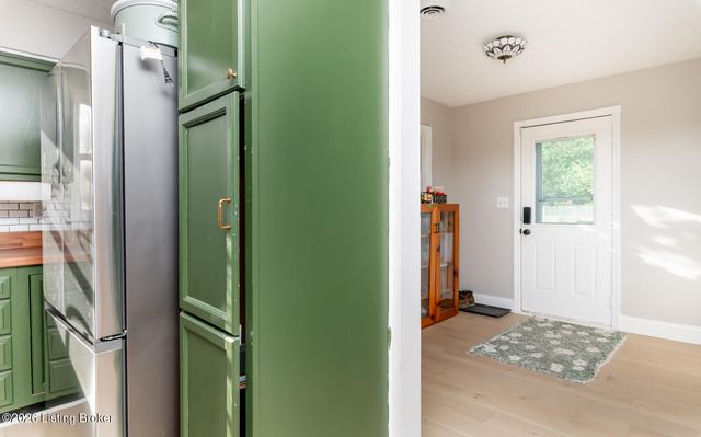 312 Chieftain Dr, Louisville, KY 40118