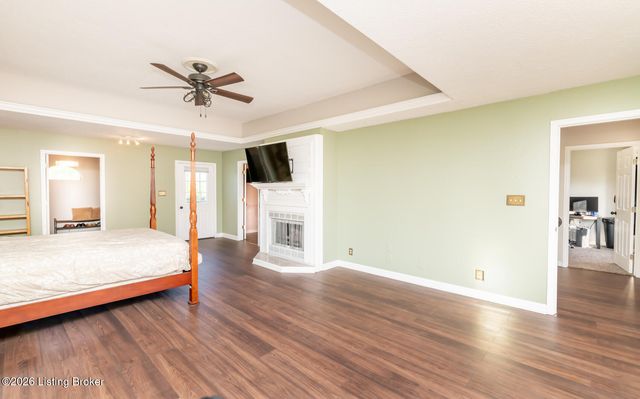 312 Chieftain Dr, Louisville, KY 40118