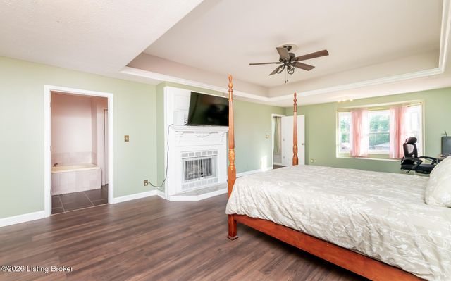 312 Chieftain Dr, Louisville, KY 40118