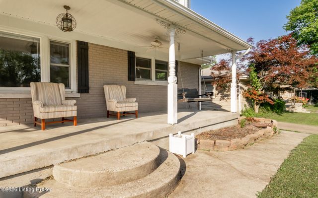 312 Chieftain Dr, Louisville, KY 40118