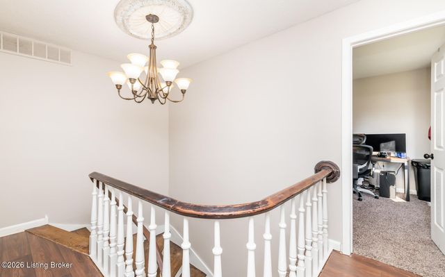 312 Chieftain Dr, Louisville, KY 40118