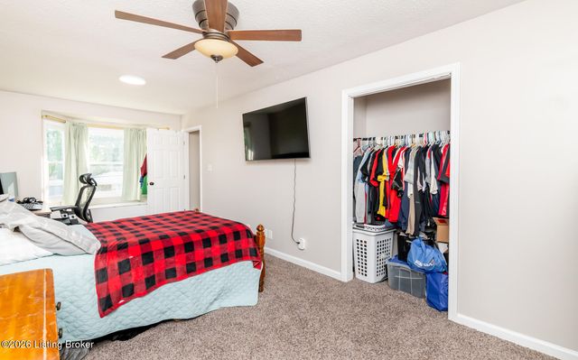 312 Chieftain Dr, Louisville, KY 40118