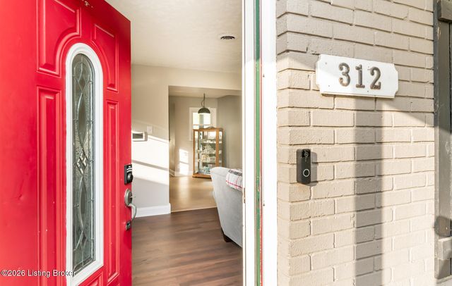 312 Chieftain Dr, Louisville, KY 40118