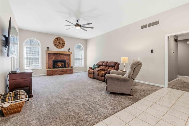 109 Shelby Lane, Stanford, KY 40484