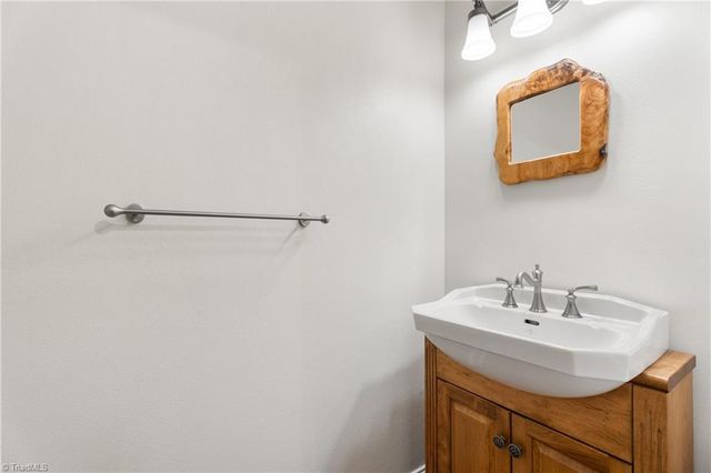 913 Woodview Ridge Trail, Lewisville, NC 27023