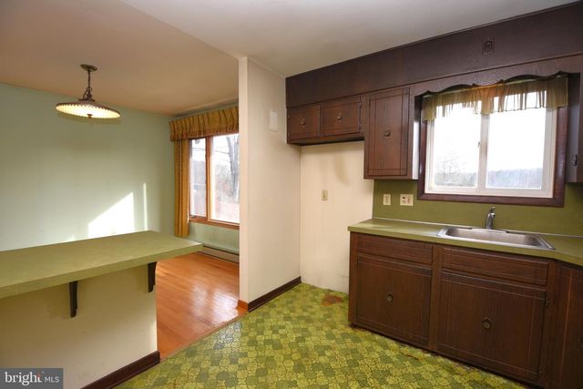 3288 SLIFER VALLEY RD, Riegelsville, PA 18077