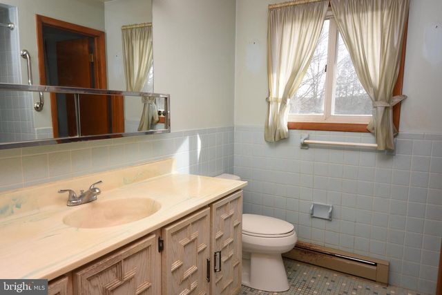 3288 SLIFER VALLEY RD, Riegelsville, PA 18077