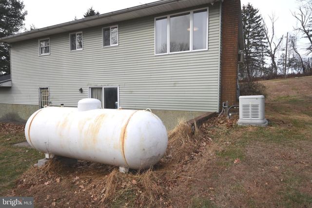 3288 SLIFER VALLEY RD, Riegelsville, PA 18077