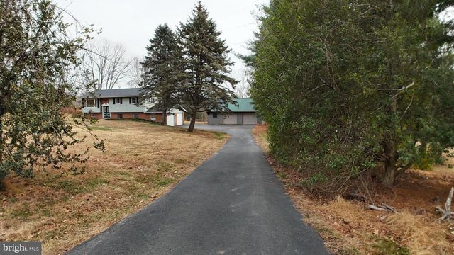 3288 SLIFER VALLEY RD, Riegelsville, PA 18077